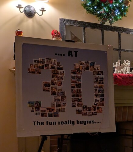 Foto del cliente Tracy para la valoración Impresión Fotocollage Póster 28x28"